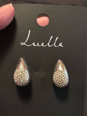 LUELLA NWT SILVER TONE RHINESTONE TEARDROP PIERCED EARRINGS